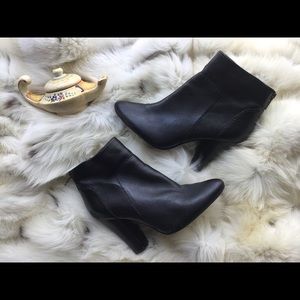 STEVE MADDEN Black Leather Ankle boot size 7.5